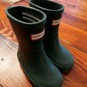 Hunters size US5/UK4 hunter green